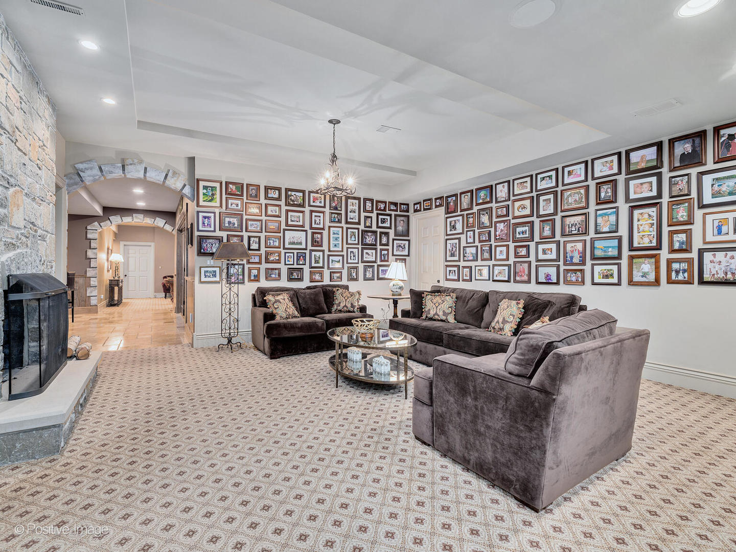 820 Taft Road Hinsdale, IL 60521 - Photo 26 of 46 a living room with furniture