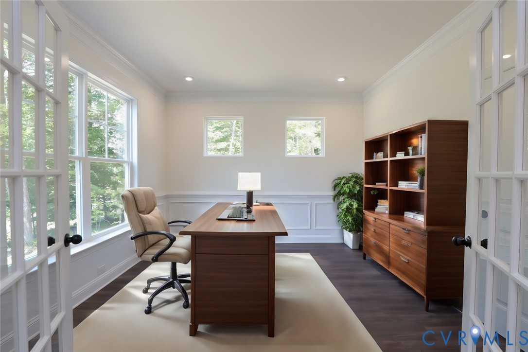4660 McGhee House Road Mechanicsville, VA 23111 - Photo 6 of 48 a living room with furniture and a gate