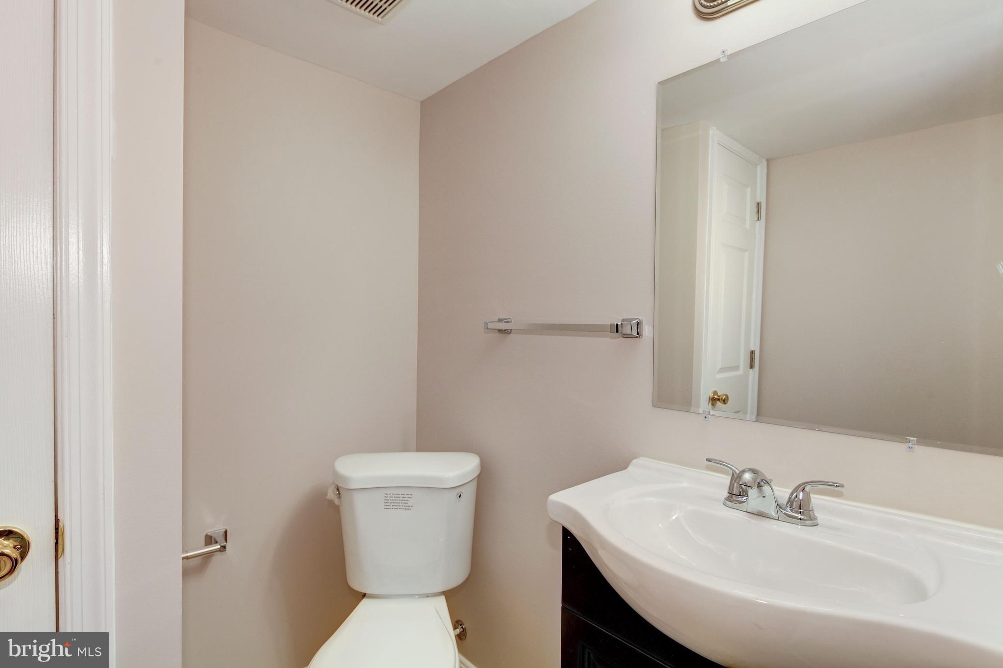 5624 Arnhem Road Baltimore, MD 21206 - Photo 22 of 24 Bath