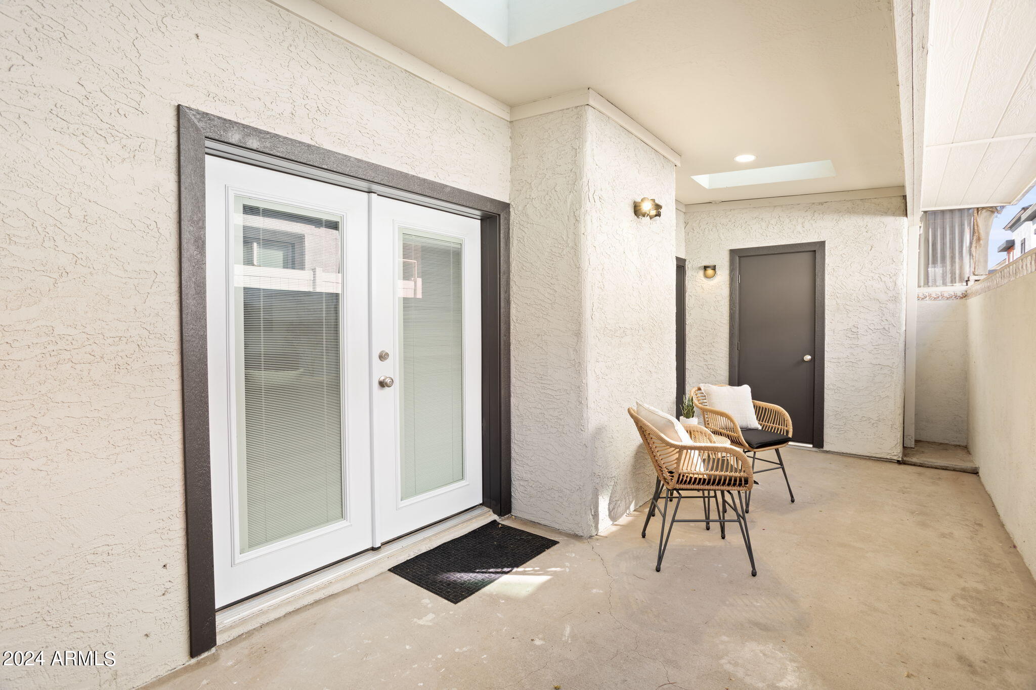 3136 North 38th Street, Unit 1 Phoenix, AZ 85018 - Photo 10 of 42 Main level covered patio, WOW!