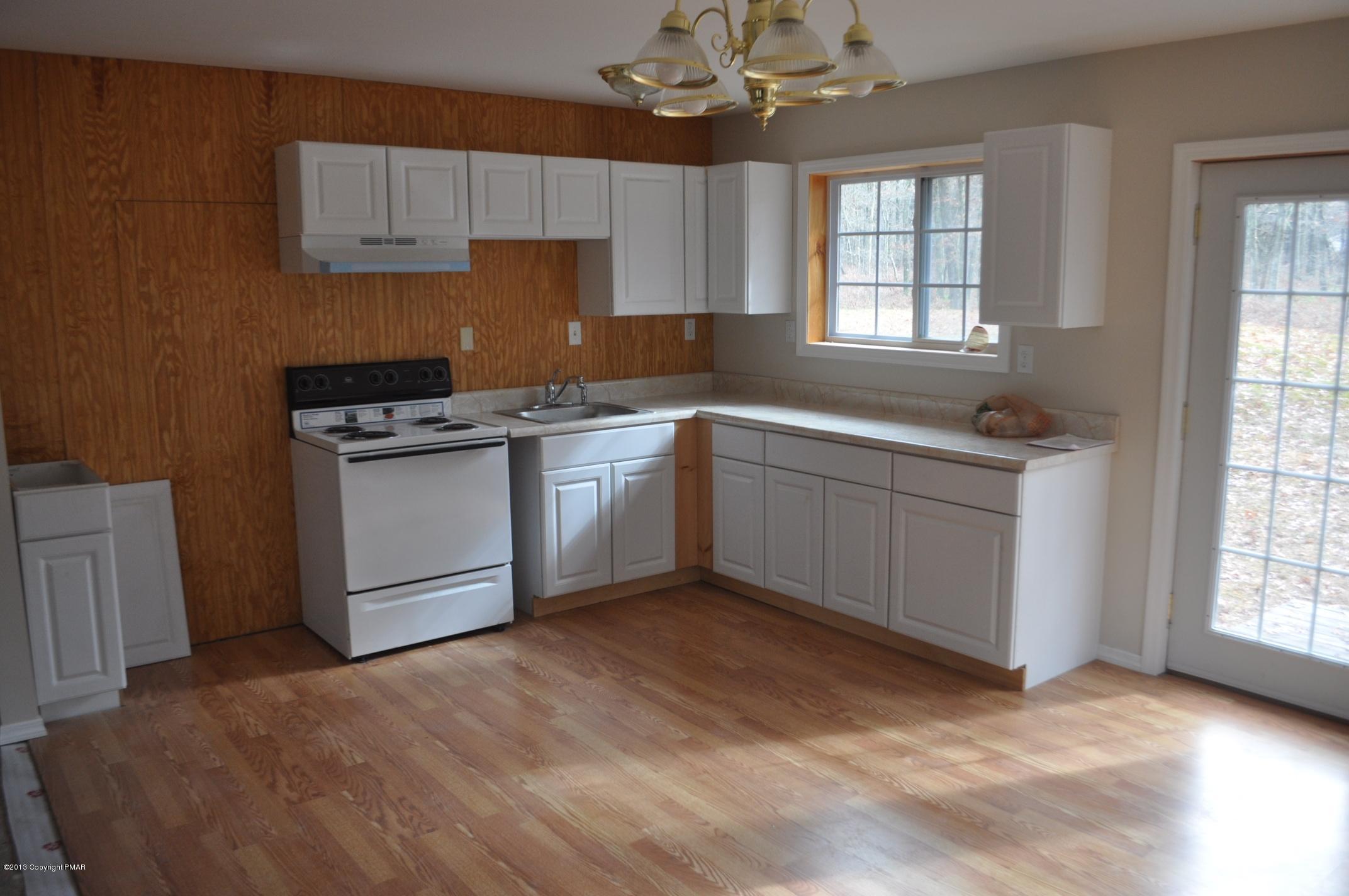 626 Behrens Road Jim Thorpe, PA 18229 - Photo 5 of 8 KITCHEN (2)