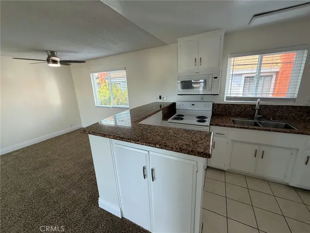 $2,195 | 931 West 19th Street, Unit 30, Costa Mesa, CA 92627