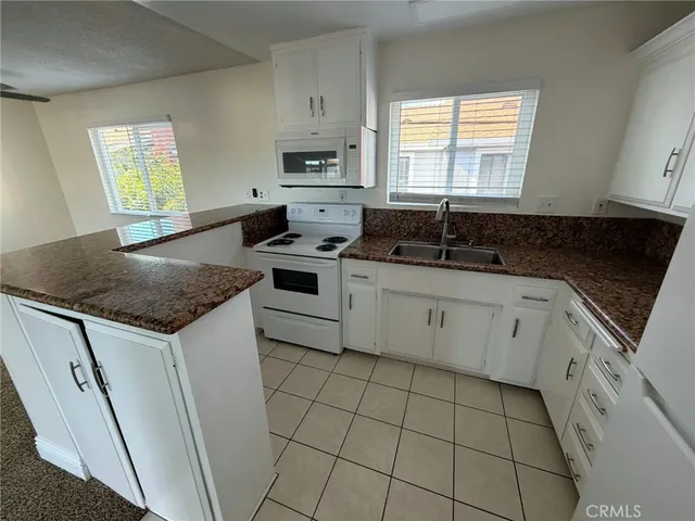 $2,195 | 931 West 19th Street, Unit 30, Costa Mesa, CA 92627