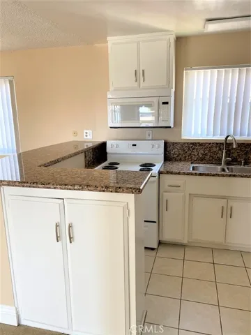 $2,195 | 931 West 19th Street, Unit 30, Costa Mesa, CA 92627