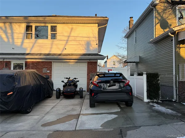 $900,000 | 137-31 170th Street | Rochdale