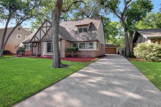 front view of house with a yard