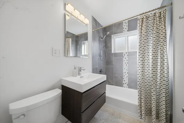 $1,850 | 1331 West Chase Avenue, Unit 3A, Chicago, IL 60626