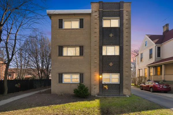 $1,850 | 1331 West Chase Avenue, Unit 3A, Chicago, IL 60626