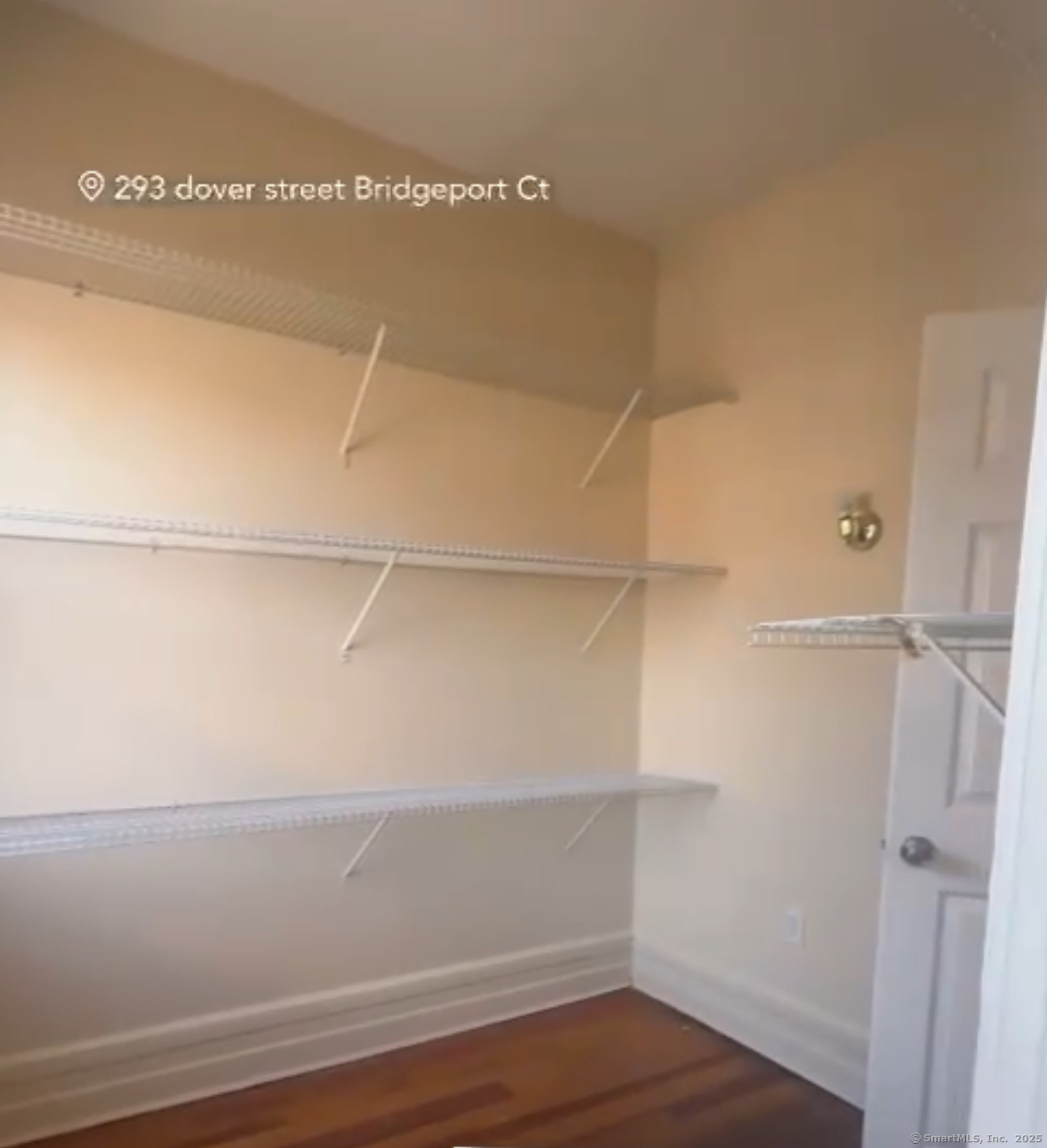 287 Dover Street Bridgeport, CT 06610 - Photo 6 of 11