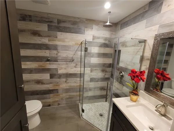 a view of hallway with a hallway