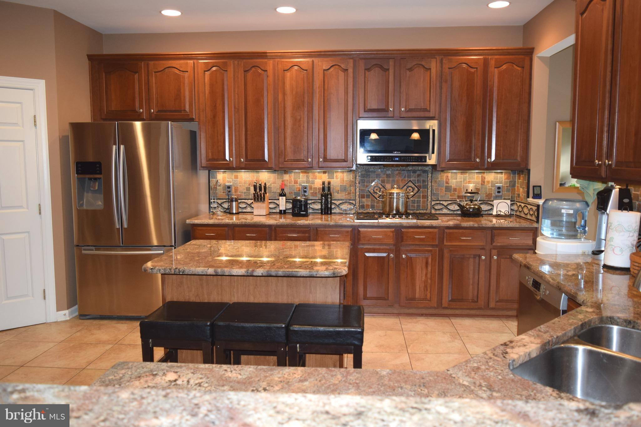 14158 Clubhouse Road Gainesville, VA 20155 - Photo 8 of 17 Kitchen