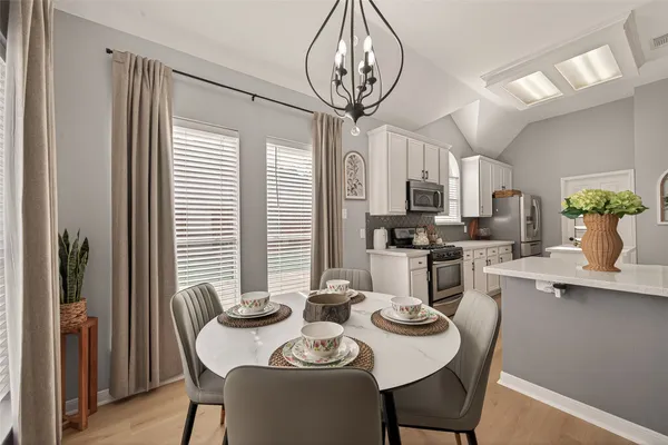 $375,000 | 405 PecanGrove, Dickinson, TX 77539