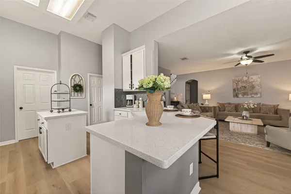 $375,000 | 405 PecanGrove, Dickinson, TX 77539