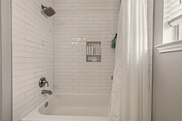 $375,000 | 405 PecanGrove, Dickinson, TX 77539