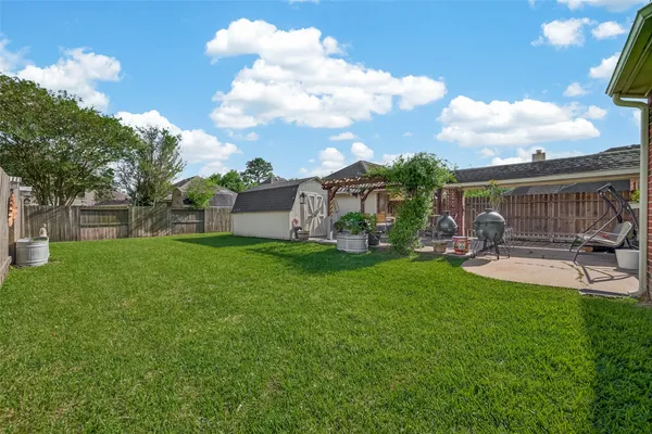 $375,000 | 405 PecanGrove, Dickinson, TX 77539