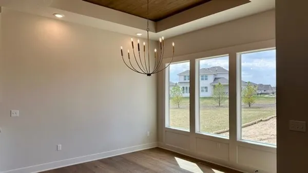 $876,032 | 17408 Parkhill Street, Overland Park, KS 66221
