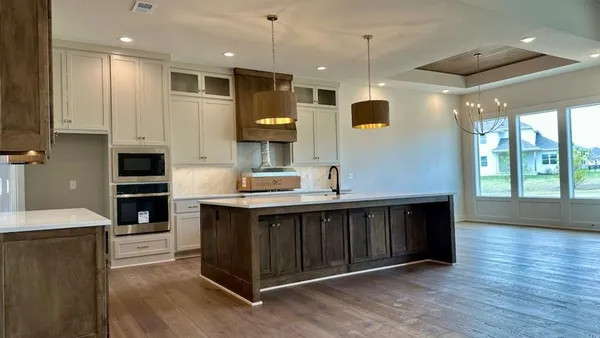 $876,032 | 17408 Parkhill Street, Overland Park, KS 66221