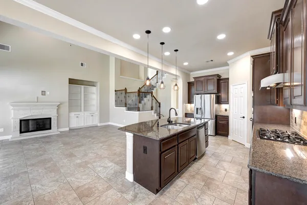 $829,000 | 11 Red Wagon Drive, Spring, TX 77389