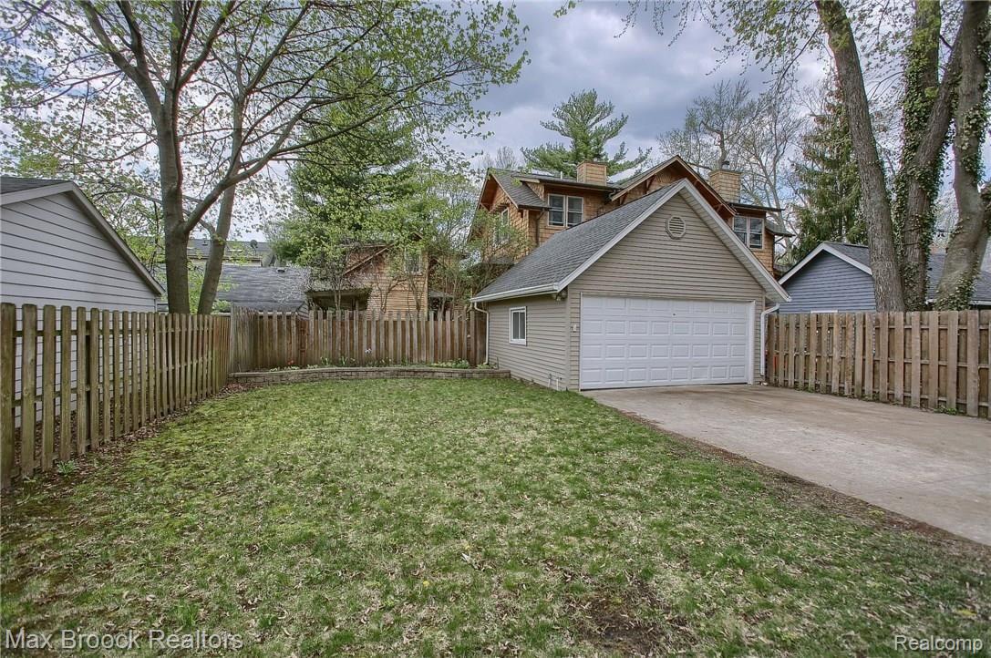 175 North Adams Road Birmingham, MI 48009 - Photo 36 of 37 Backyard.jpg