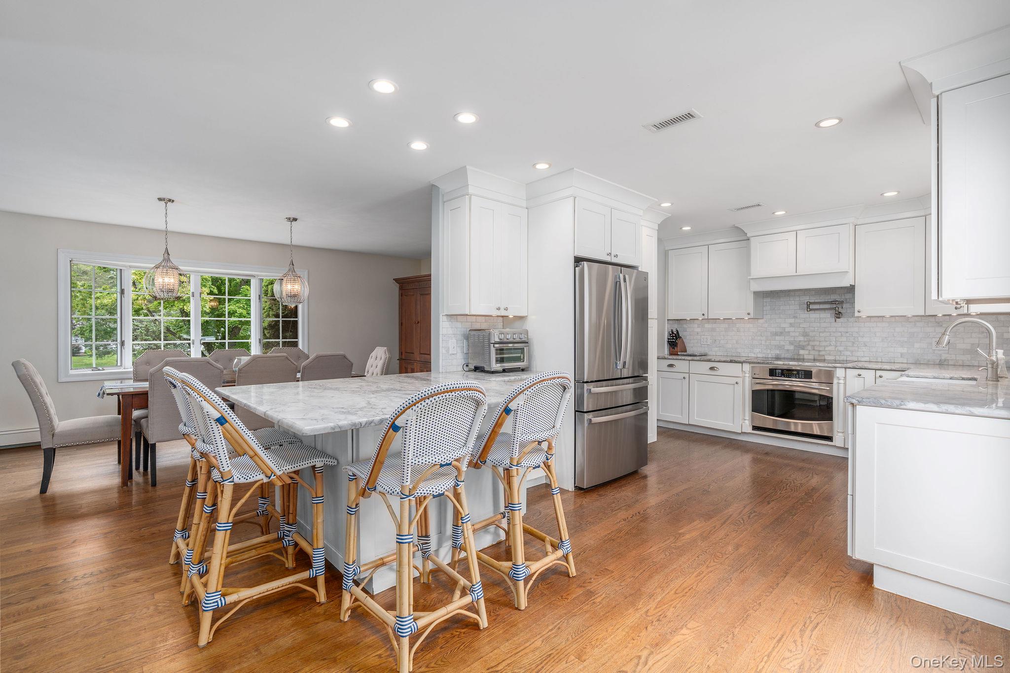 235 Azalea Road Mattituck, NY 11952 - Photo 8 of 34 Gallery Image 8