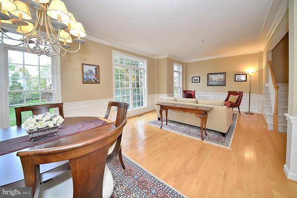 47753 Ramshead Terrace Sterling, VA 20165 - Photo 12 of 30 Living Room