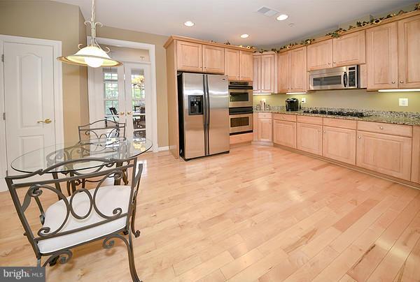 47753 Ramshead Terrace Sterling, VA 20165 - Photo 14 of 30 Kitchen