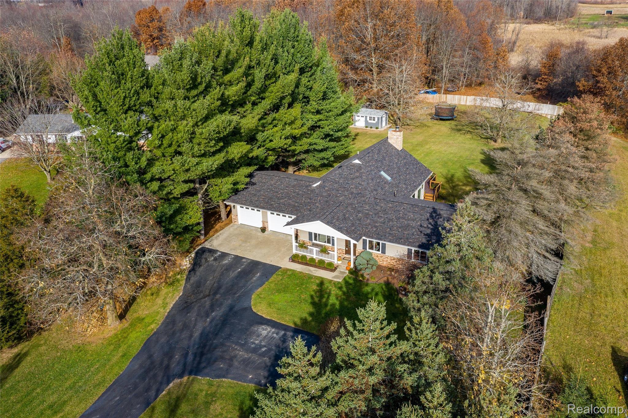 3250 Chase Lake Road Howell, MI 48855 - Photo 4 of 55 3250 Chase Lake Road