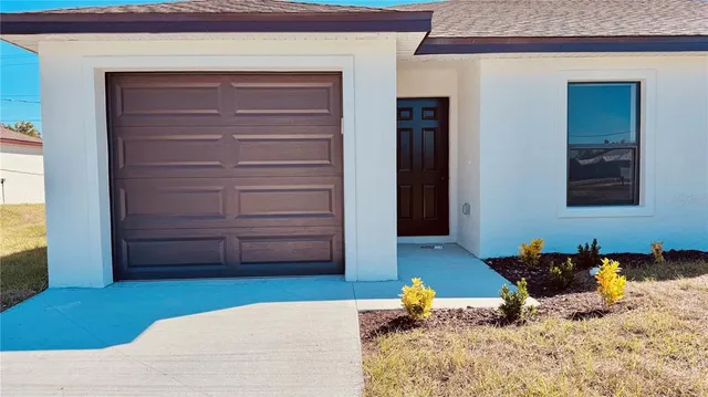 $1,695 | 27063 Washington Street, Punta Gorda, FL 33983