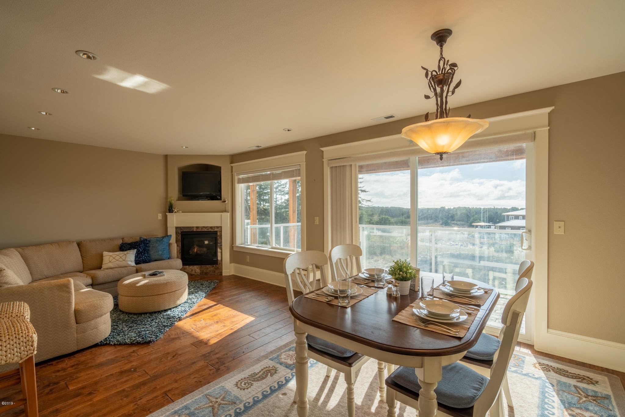 322 Southwest 30th Street Newport, OR 97366 - Photo 11 of 34 322 SW 30th St, Unit 2 - Newport, OR