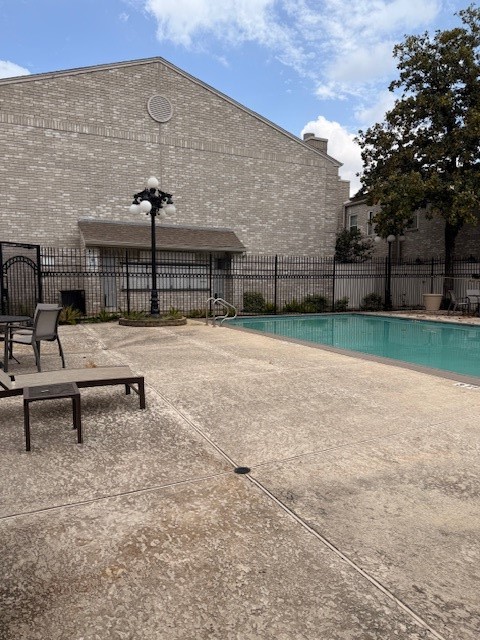 4001 Tanglewilde Street, Unit 811 Houston, TX 77063 - Photo 33 of 38 a view of a terrace with chairs