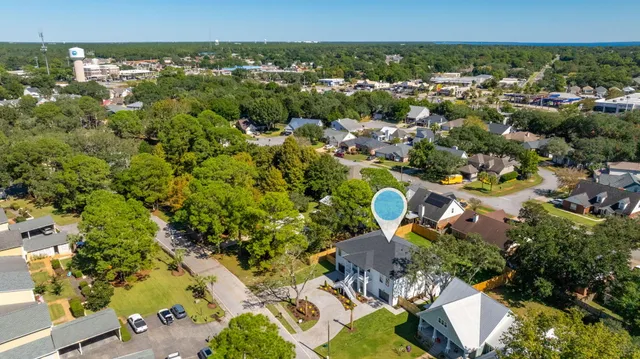 $949,999 | 22 Shalimar Drive, Shalimar, FL 32579