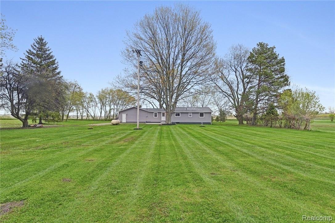 4810 South Byron Road Durand, MI 48429 - Photo 6 of 21 CNG_4977_8_9.jpg