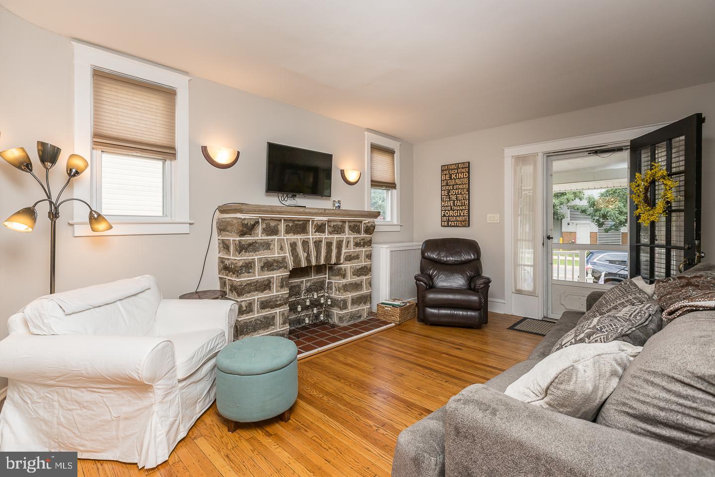218 South Manoa Road Havertown, PA 19083 - Photo 4 of 39