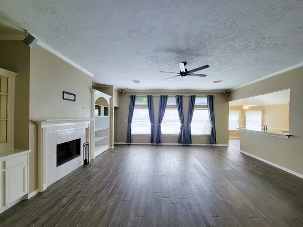 $2,300 | 18511 Falcon Crest Drive, Humble, TX 77346