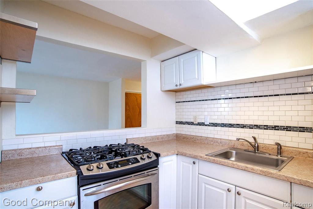 2599 West McNichols Road, Unit B11 Detroit, MI 48221 - Photo 3 of 18