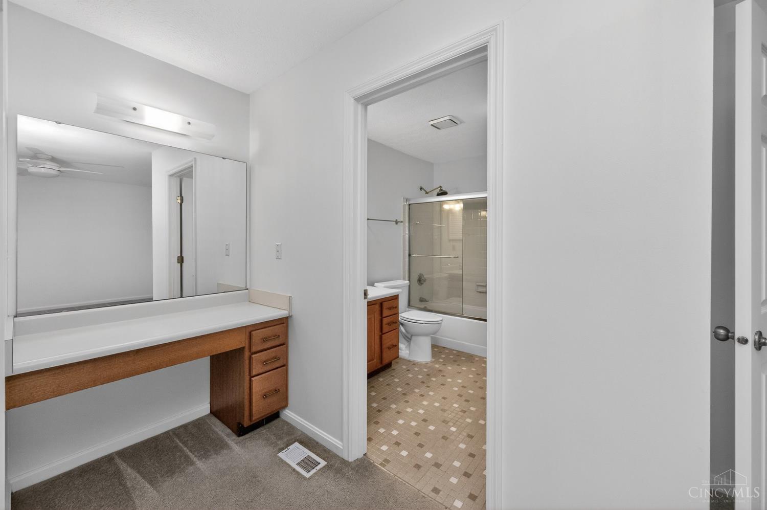 6355 Corbly Road, Unit 4 Cincinnati, OH 45230 - Photo 25 of 43