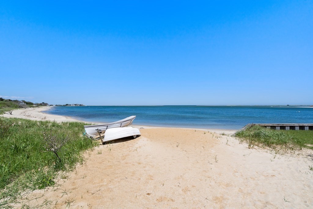 444 Old Harbor Road Chatham, MA 02633 - Photo 7 of 41