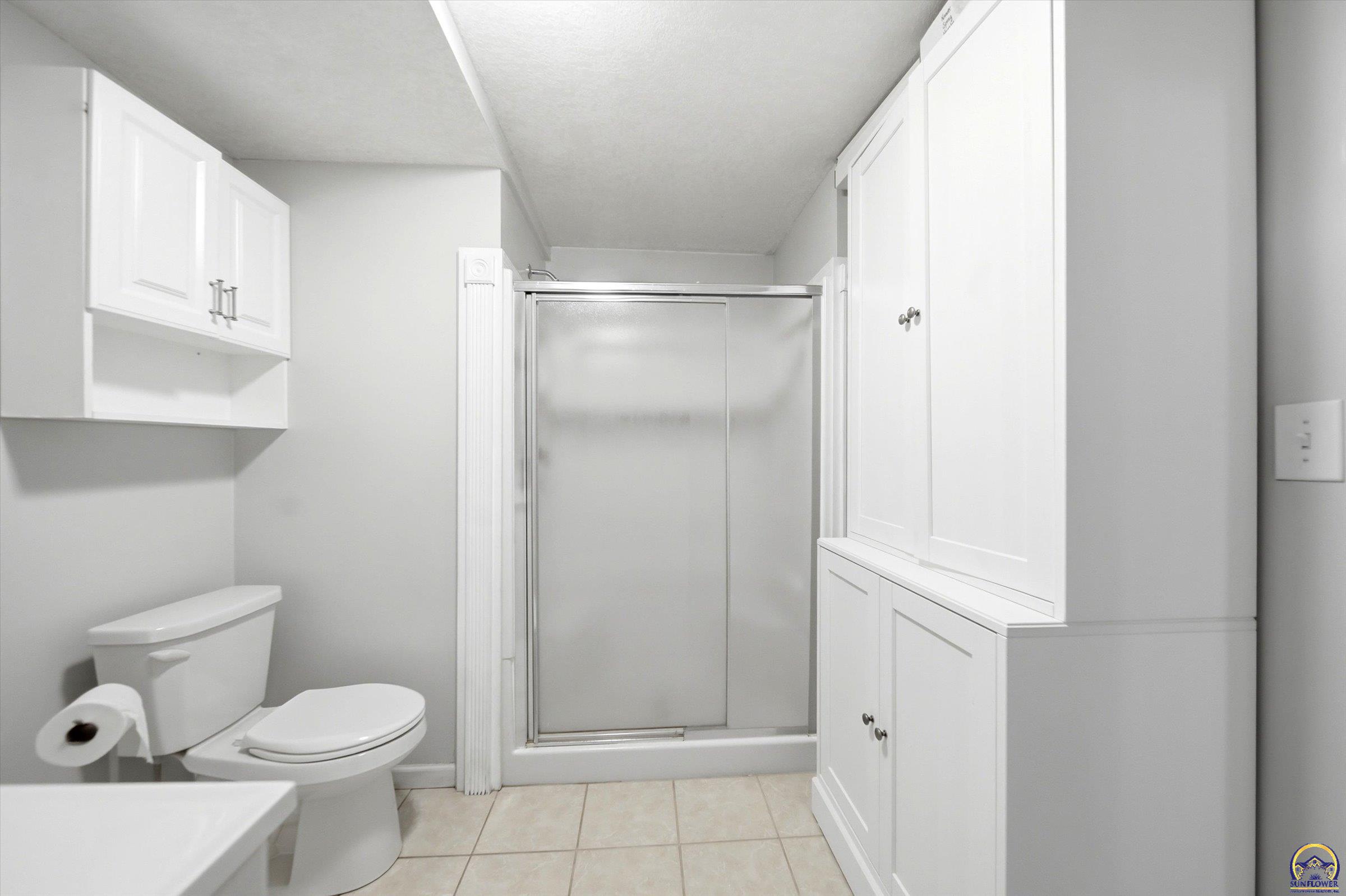 2543 Southwest Kent Street Topeka, KS 66614 - Photo 27 of 38