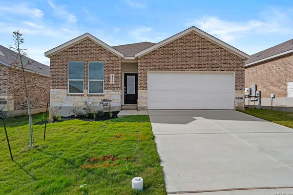$271,500 | 2319 Fort Davis Pass, Marion, TX 78124