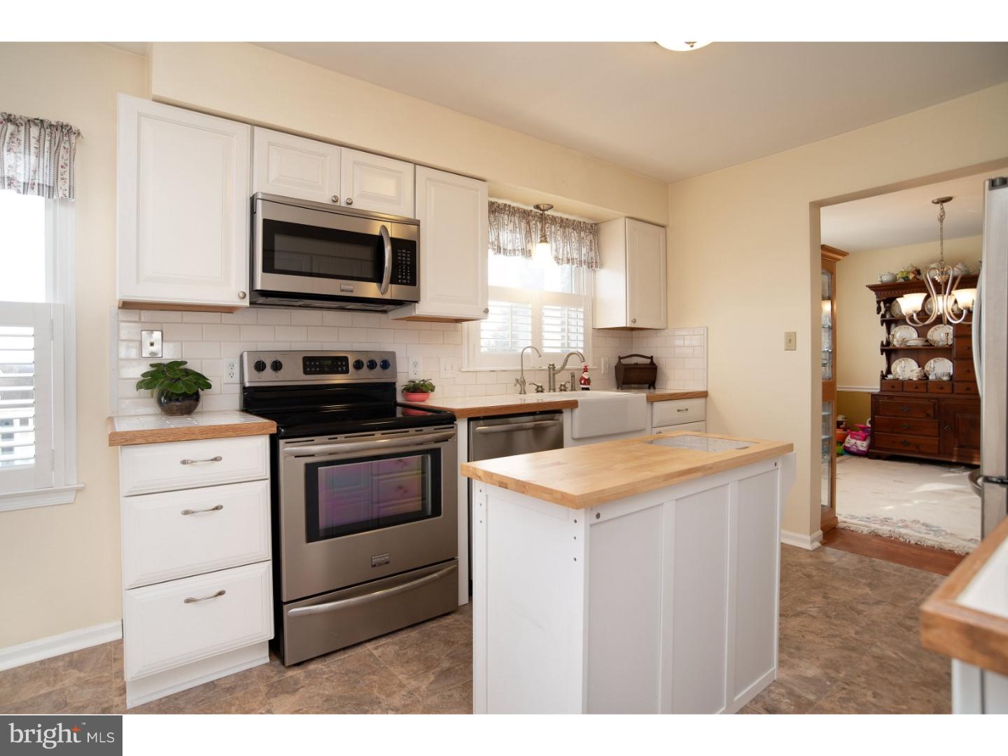 1108 Pepper Ridge Drive Reading, PA 19606 - Photo 7 of 21 Kitchen