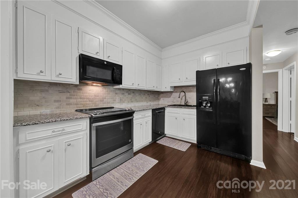 1014 Queens Road, Unit C Charlotte, NC 28207 - Photo 9 of 26 Gallery Image 9