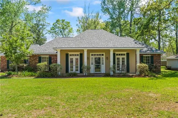 $425,000 | 320 Garden Avenue, Mandeville, LA 70471