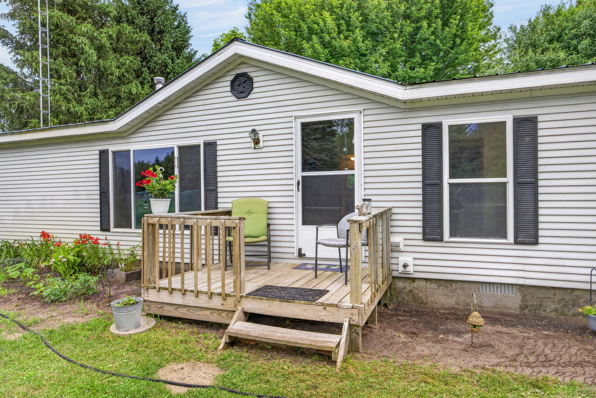 6178 Meredith Grade Road Harrison, MI 48625 - Photo 3 of 42 3-web-or-mls-3Y2A5489