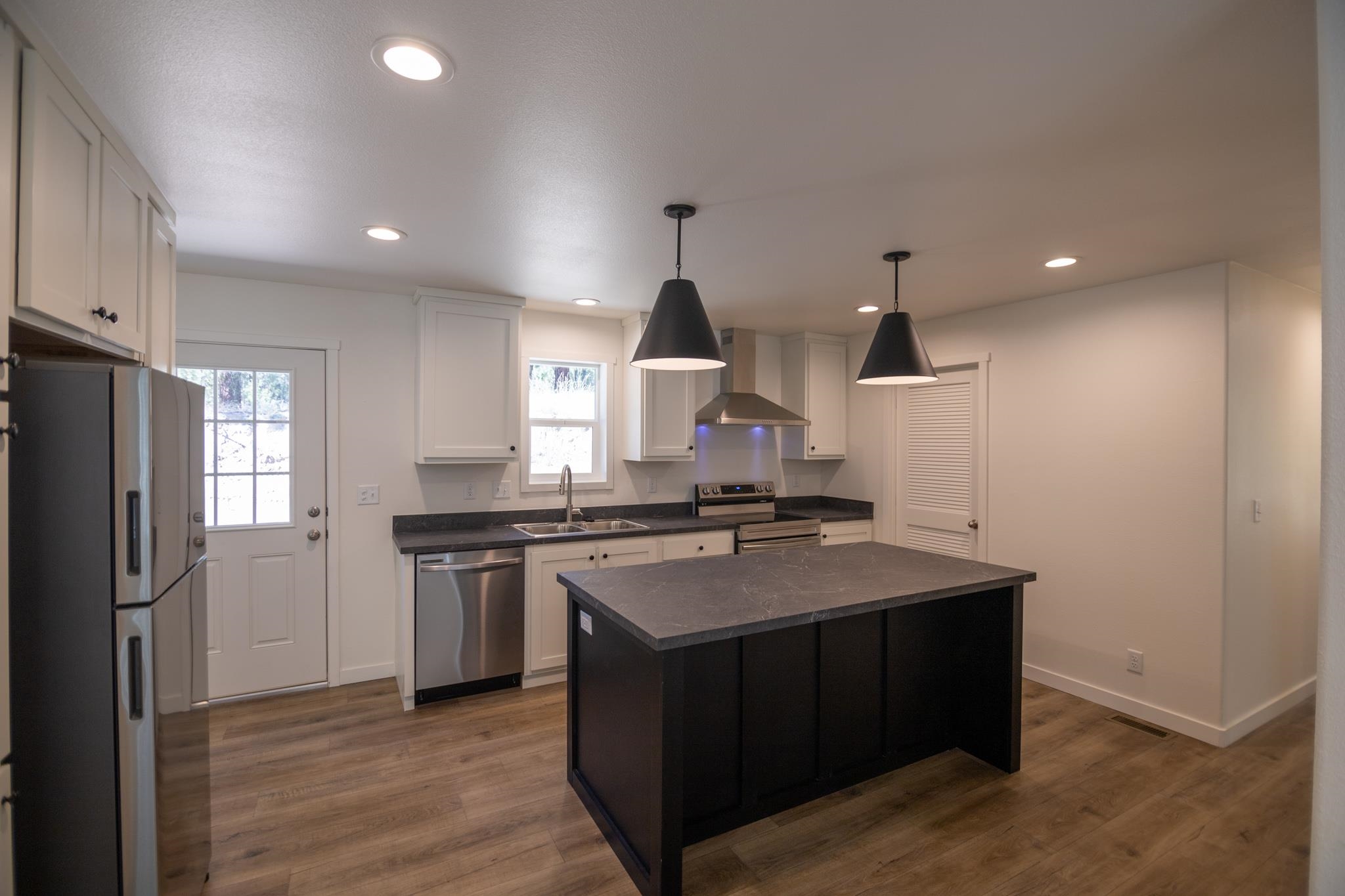 1348 Myrtle Way Kettle Falls, WA 99141 - Photo 3 of 24