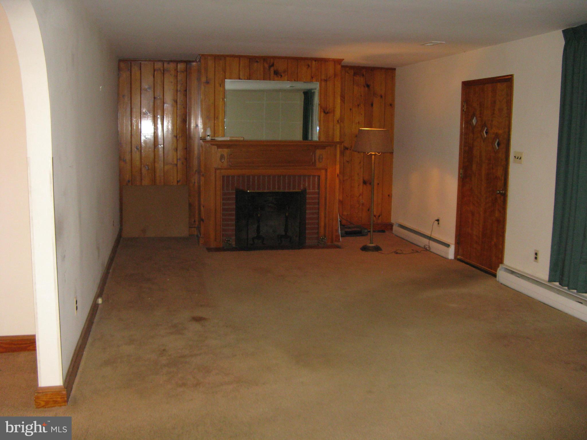 10463 Elk Run Road Catlett, VA 20119 - Photo 17 of 21 Living Room