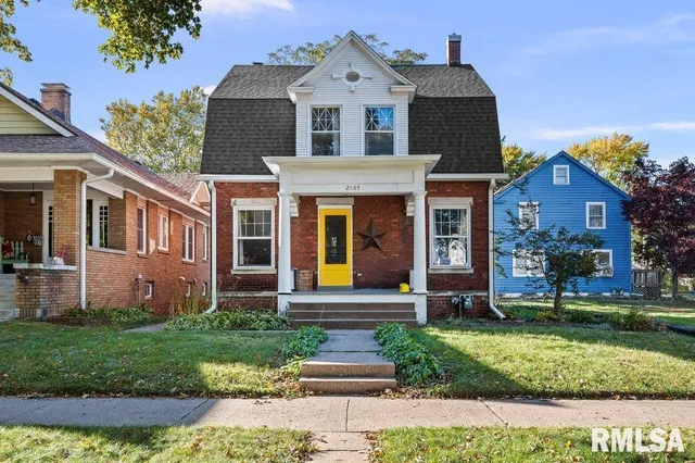 $139,900 | 2105 15th Street, Moline, IL 61265