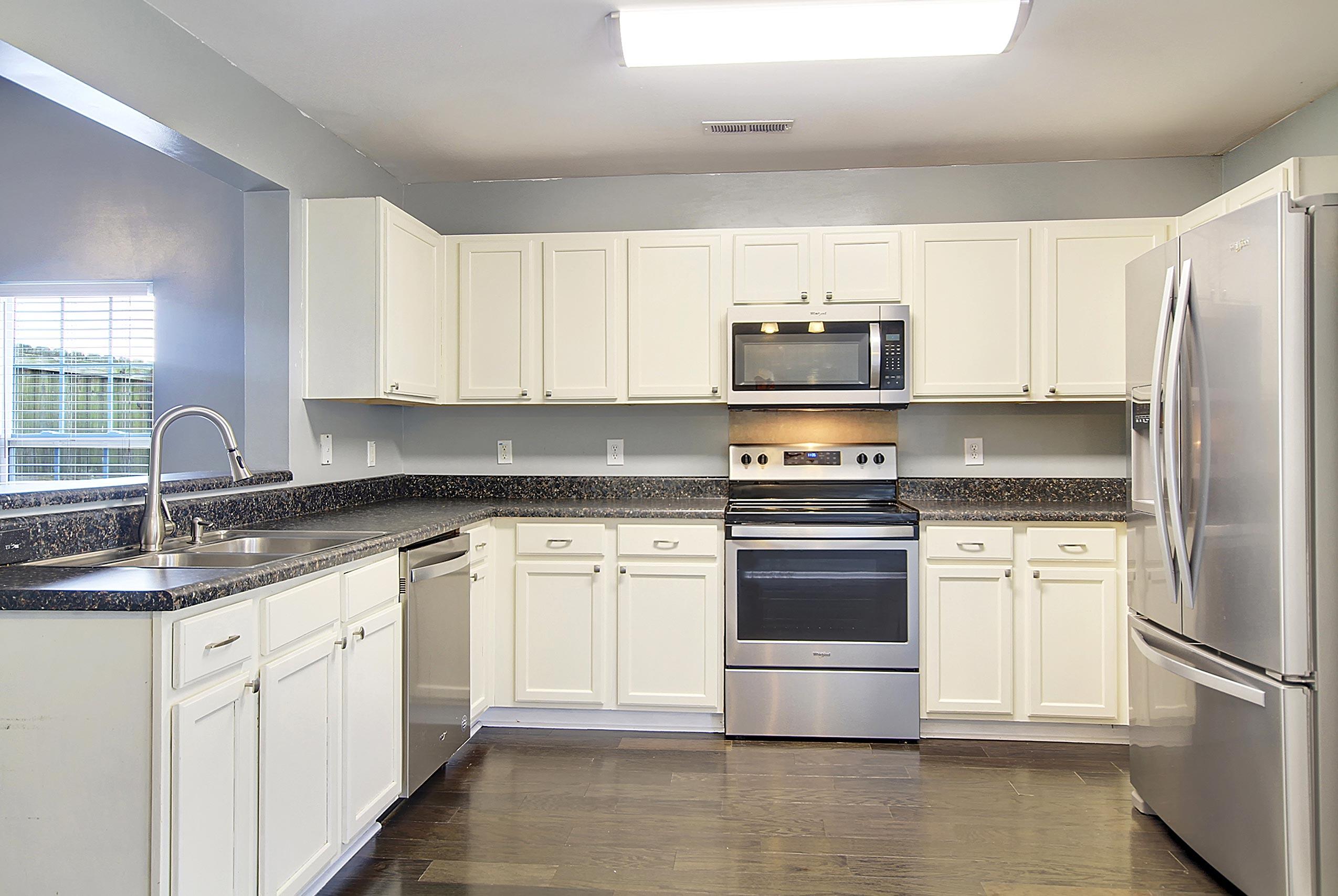 307 Edenton Road Goose Creek, SC 29445 - Photo 9 of 24 Kitchen