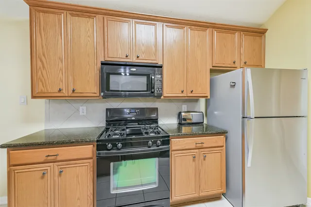 $330,000 | 15951 West Bellefontaine Way, Tomball, TX 77377