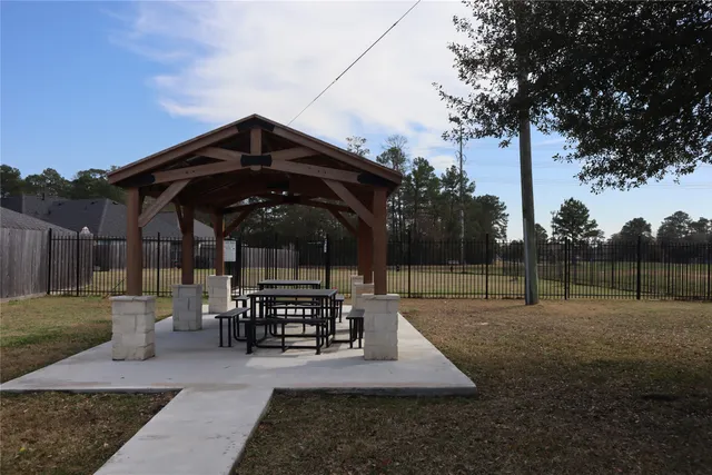 $330,000 | 15951 West Bellefontaine Way, Tomball, TX 77377