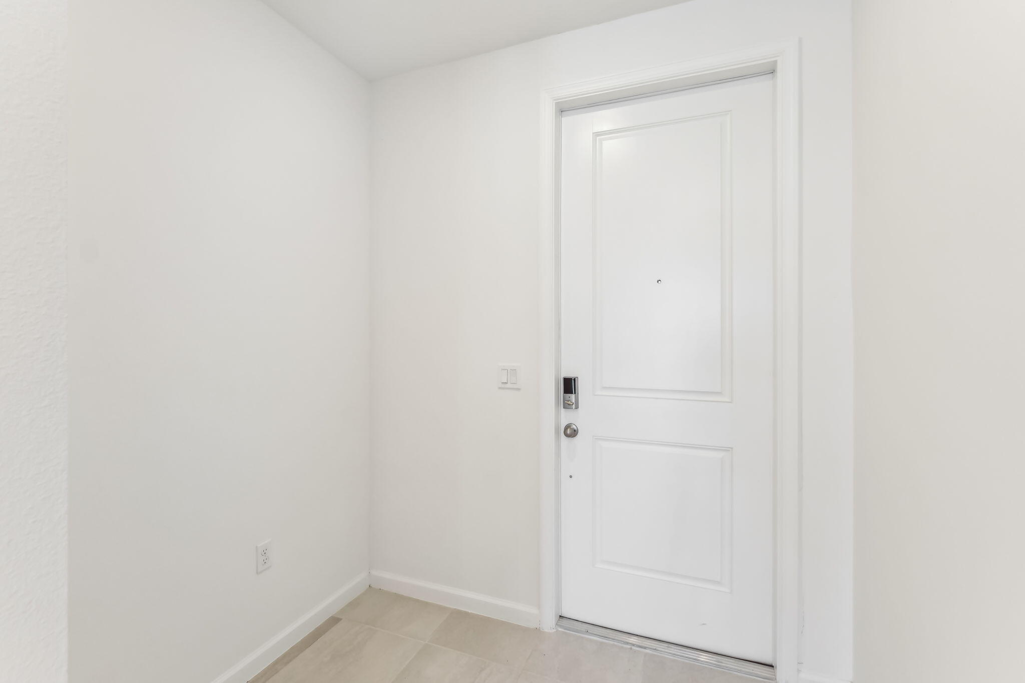 676 Salisbury Circle Fort Pierce, FL 34982 - Photo 5 of 31 a view of small space